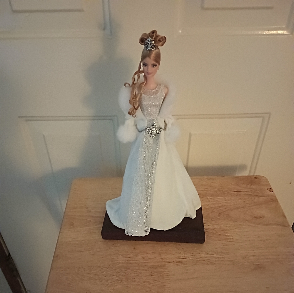 2003 Holiday Vision's Barbie Winter Fantasy